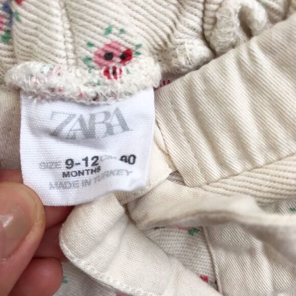 Zara floral print shorts VGUC- very light stain  9-12 months - Picture 5 of 6